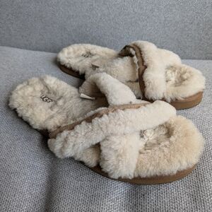 UGG Scuffita Womens Fluffy Sheepskin Comfort Soft Slippers Ivory Size US 10